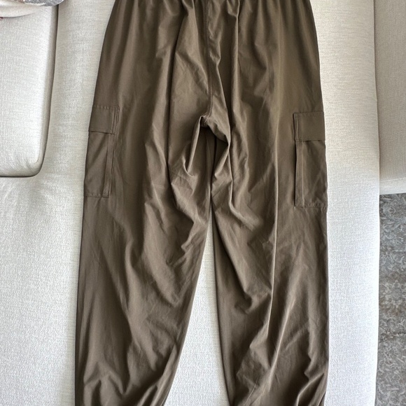 Vuori Villa Cargo Joggers - Picture 4 of 5